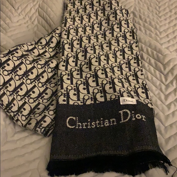 Christain Dior scarf - Picture 1 of 1